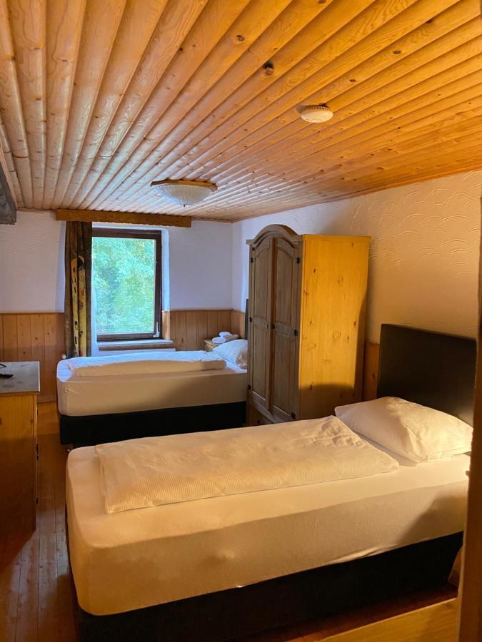 Hotel Altes Faehrhaus Duisburg Bagian luar foto