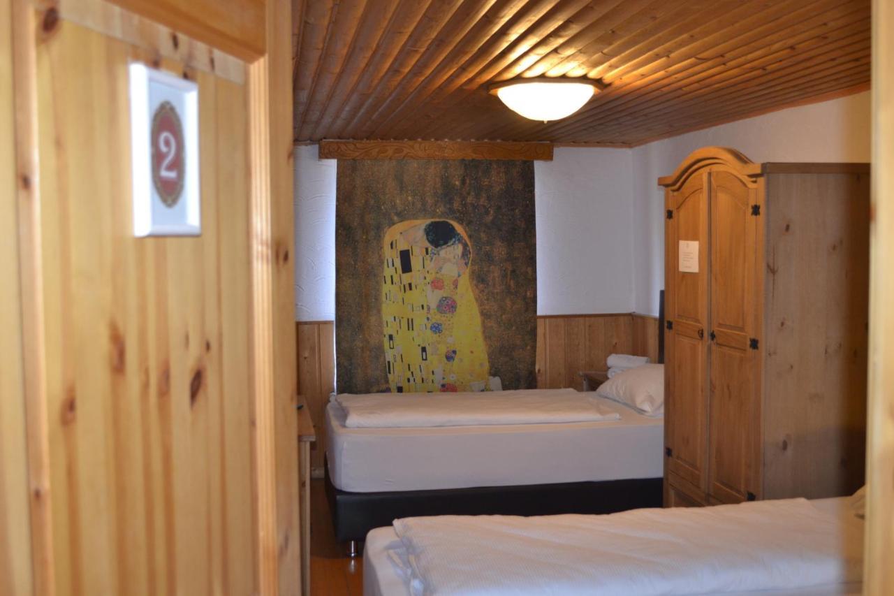 Hotel Altes Faehrhaus Duisburg Bagian luar foto