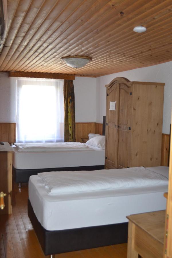Hotel Altes Faehrhaus Duisburg Bagian luar foto