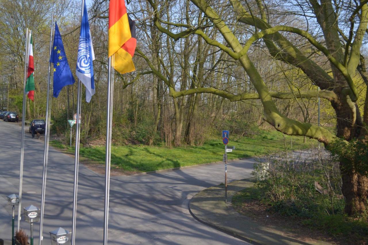 Hotel Altes Fahrhaus Duisburg Bagian luar foto